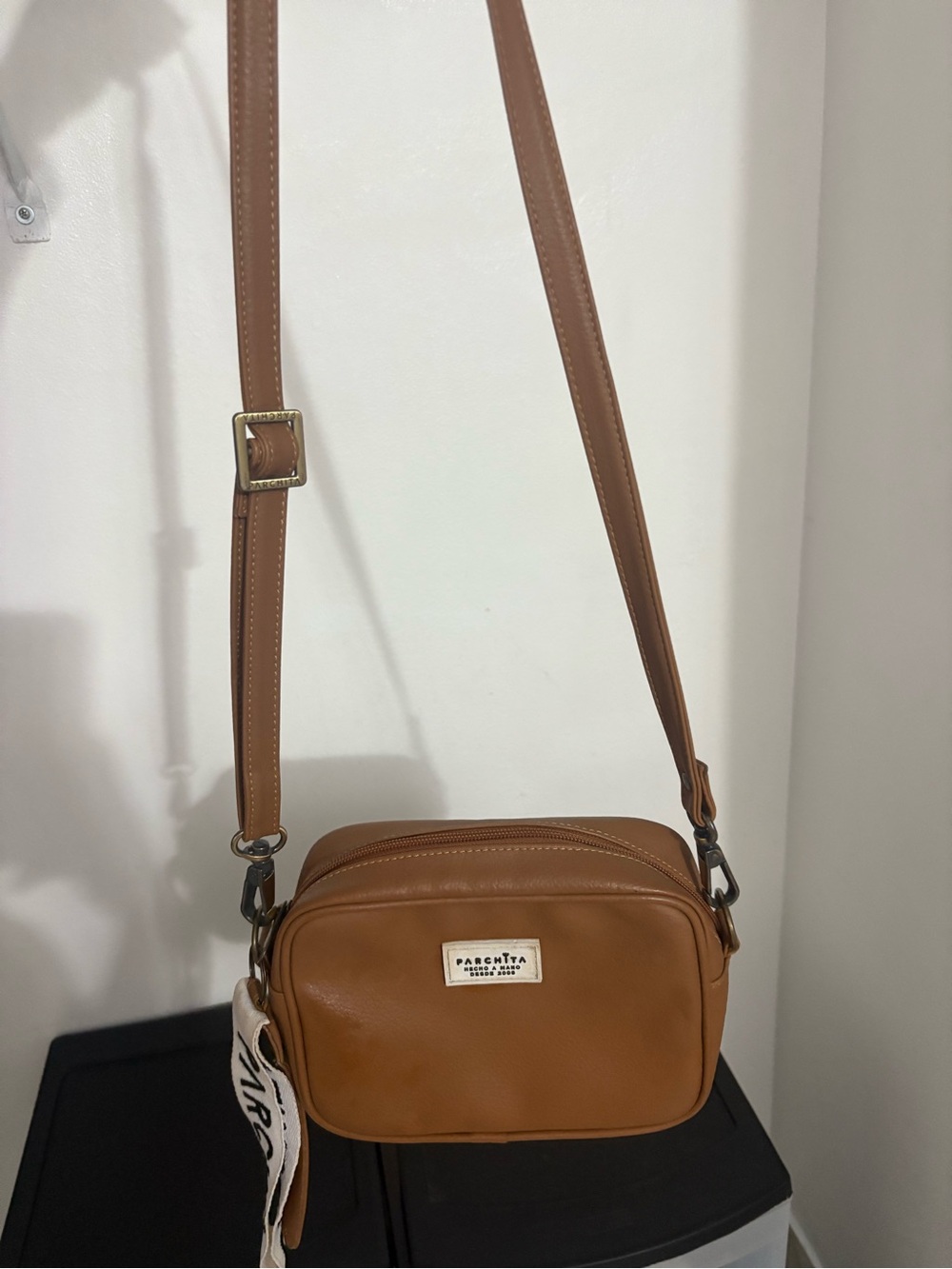 Parchita Bandolera Mika Leather Crossbody Bag